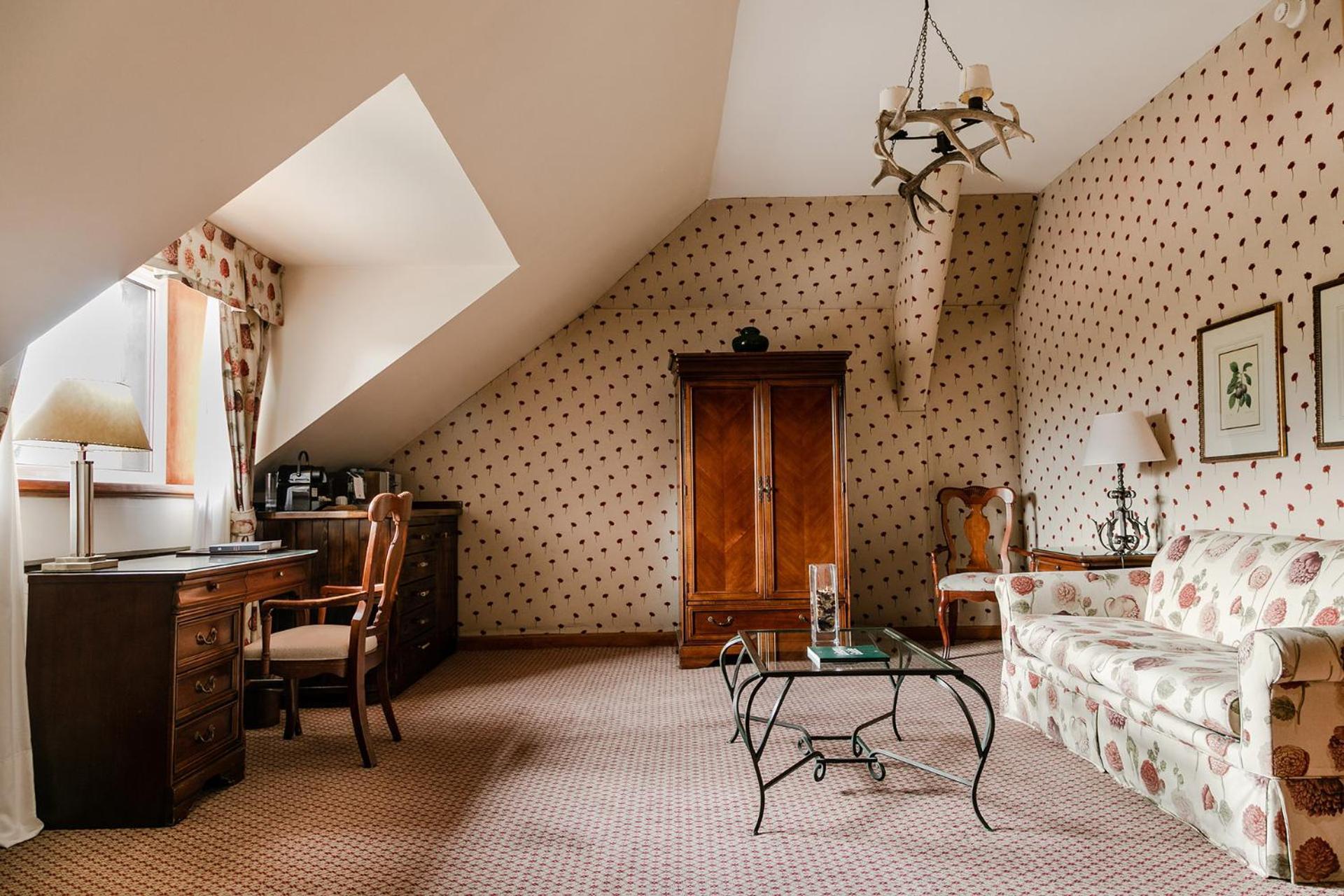 Junior Suite,1436112952:JPEG