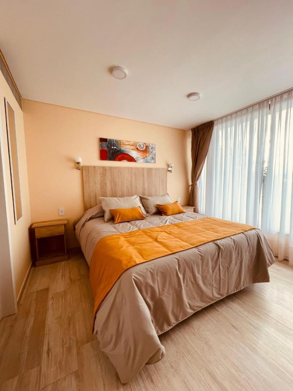 Superior One-Bedroom Apartment Balcony,1599648751:JPEG