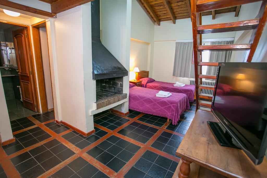 Family Room,334474249:JPEG