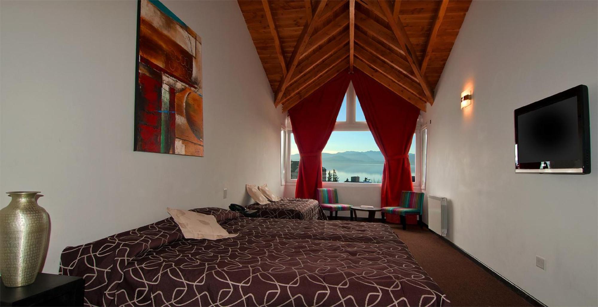 Quarto Duplo com Vista do Lago