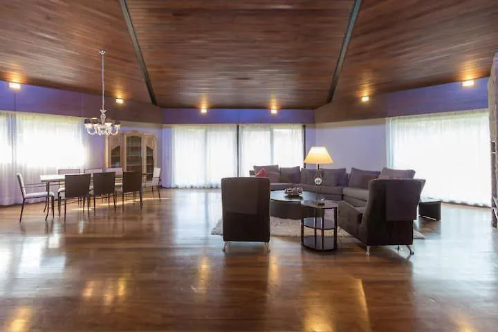 Casa Moderna Arelauquen-1