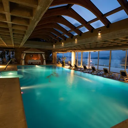 Cacique Inacayal Lake Hotel & Spa-2