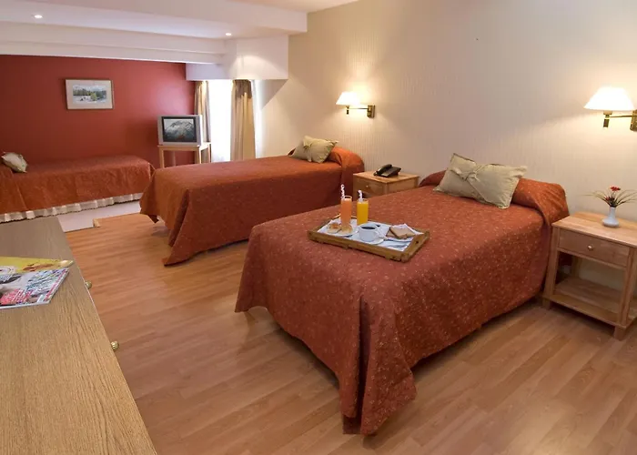 Hotel Nahuel Huapi San Carlos de Bariloche Con una Pista de Golf